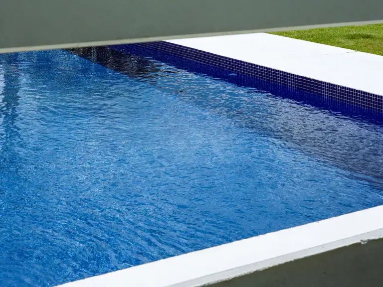 Una vivienda sobre una ladera, foto 2